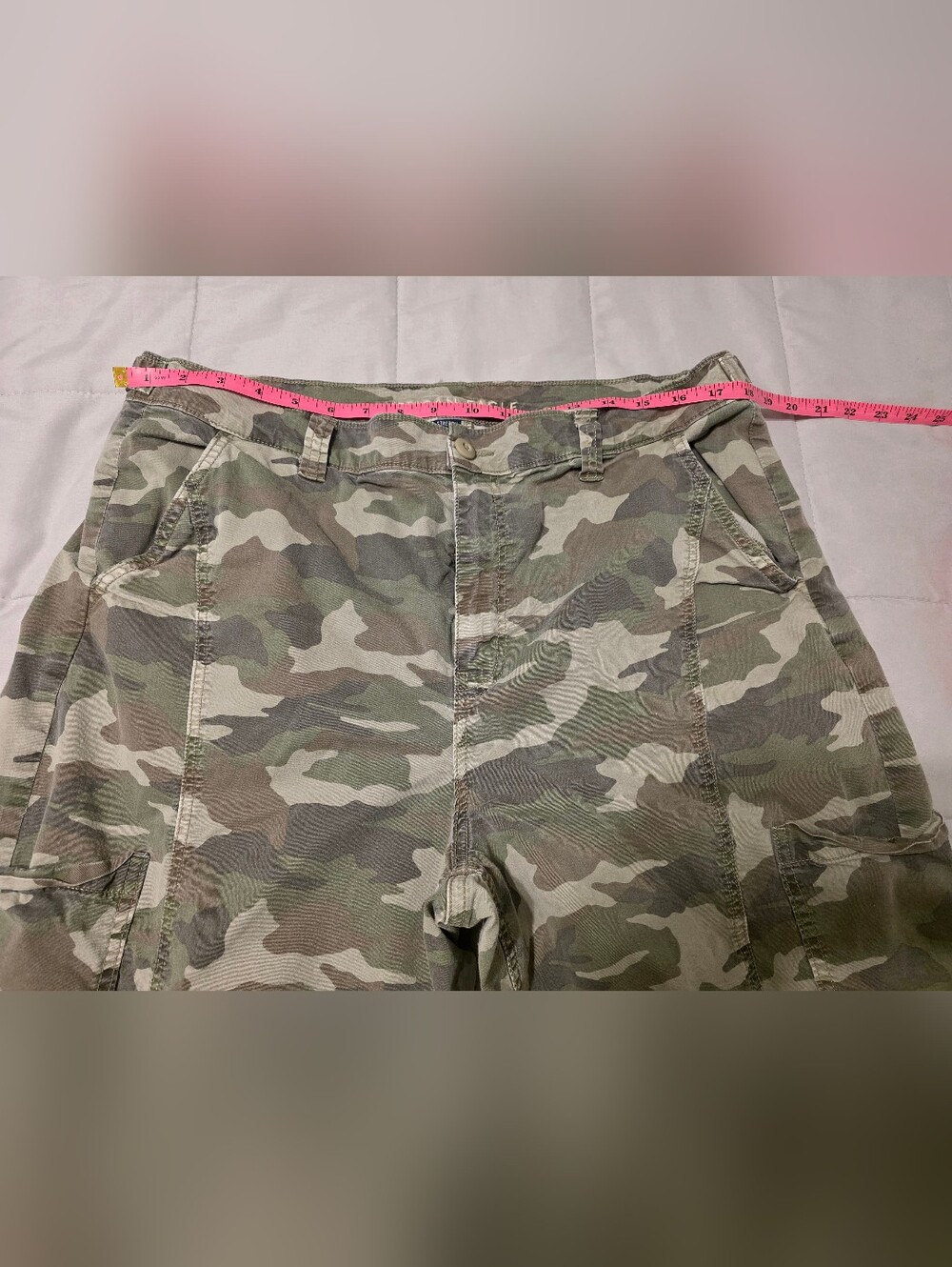 American Eagle Outfitters Camouflage Stretch Barrel Pants - Olive Green Tan, Sz